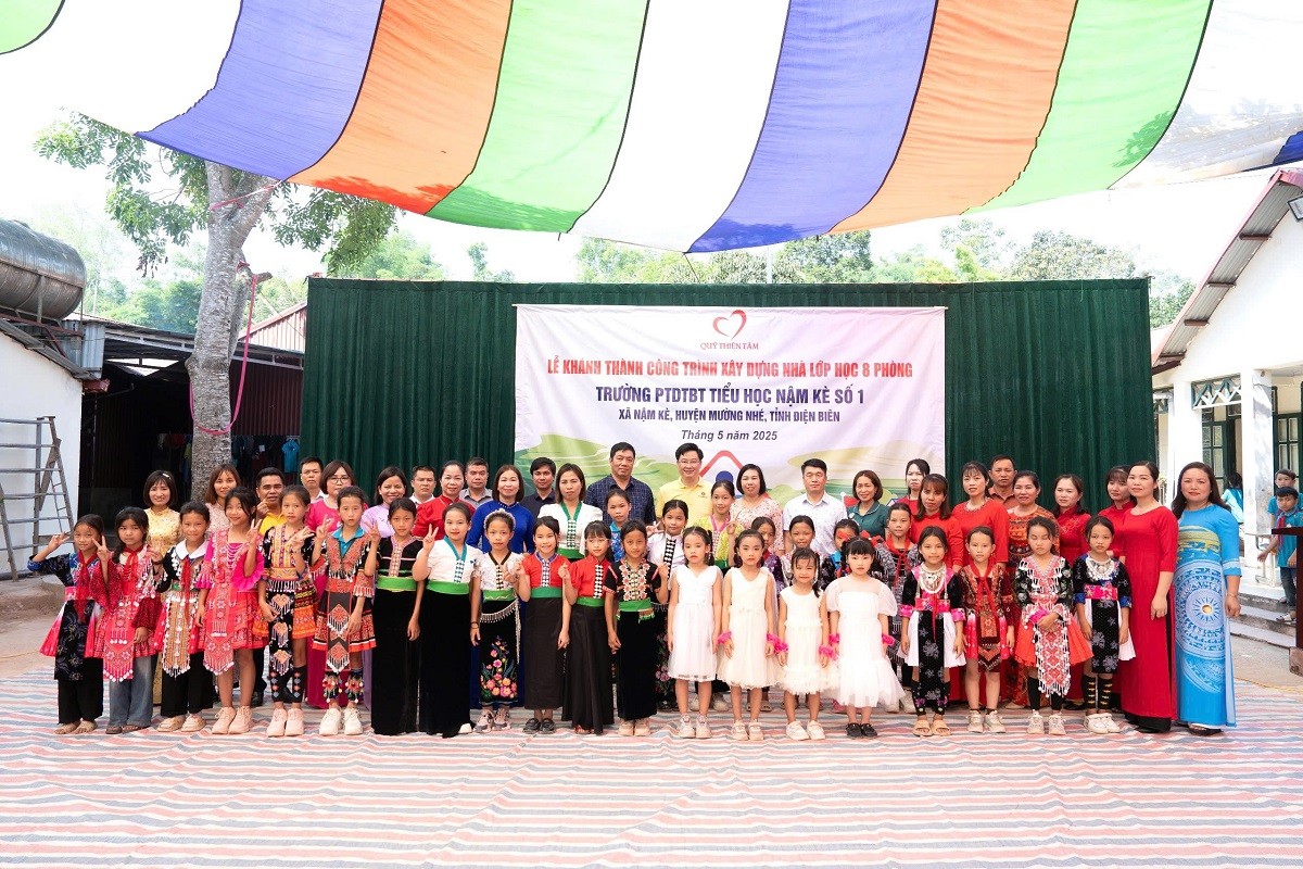 Quỹ Thiện Tâm đón nhận Huân chương Lao động hạng Nhất của Chủ tịch nước