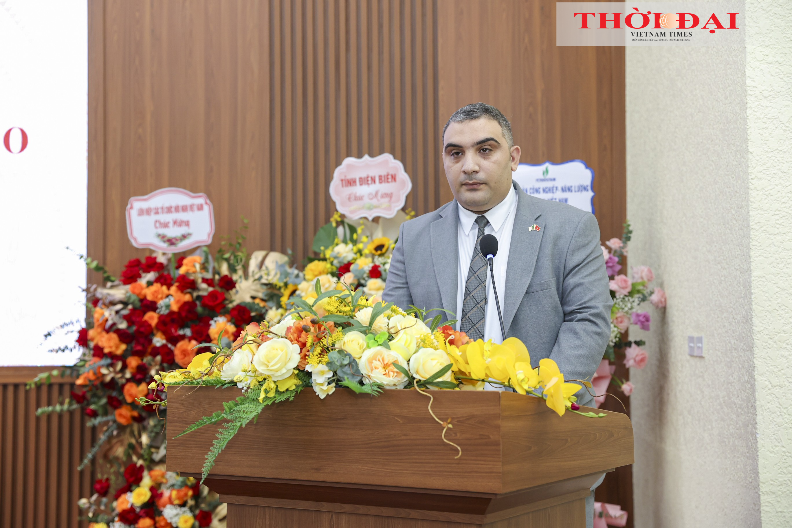 Nhấn vào ảnh để phóng to ông Ouhaddad Mohamed, Đại biện lâm thời Algeria tại Việt Nam