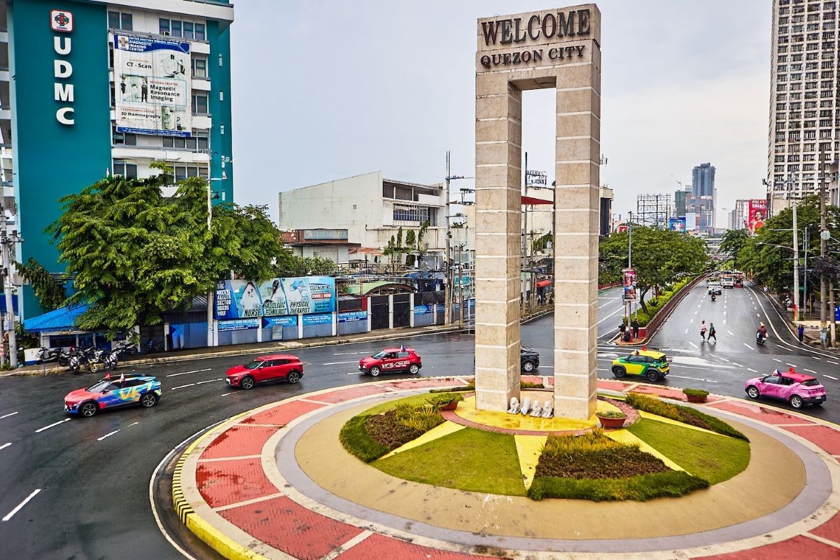 Ngắm hình ảnh lung linh của dàn xe điện VinFast trên đường phố Philippines