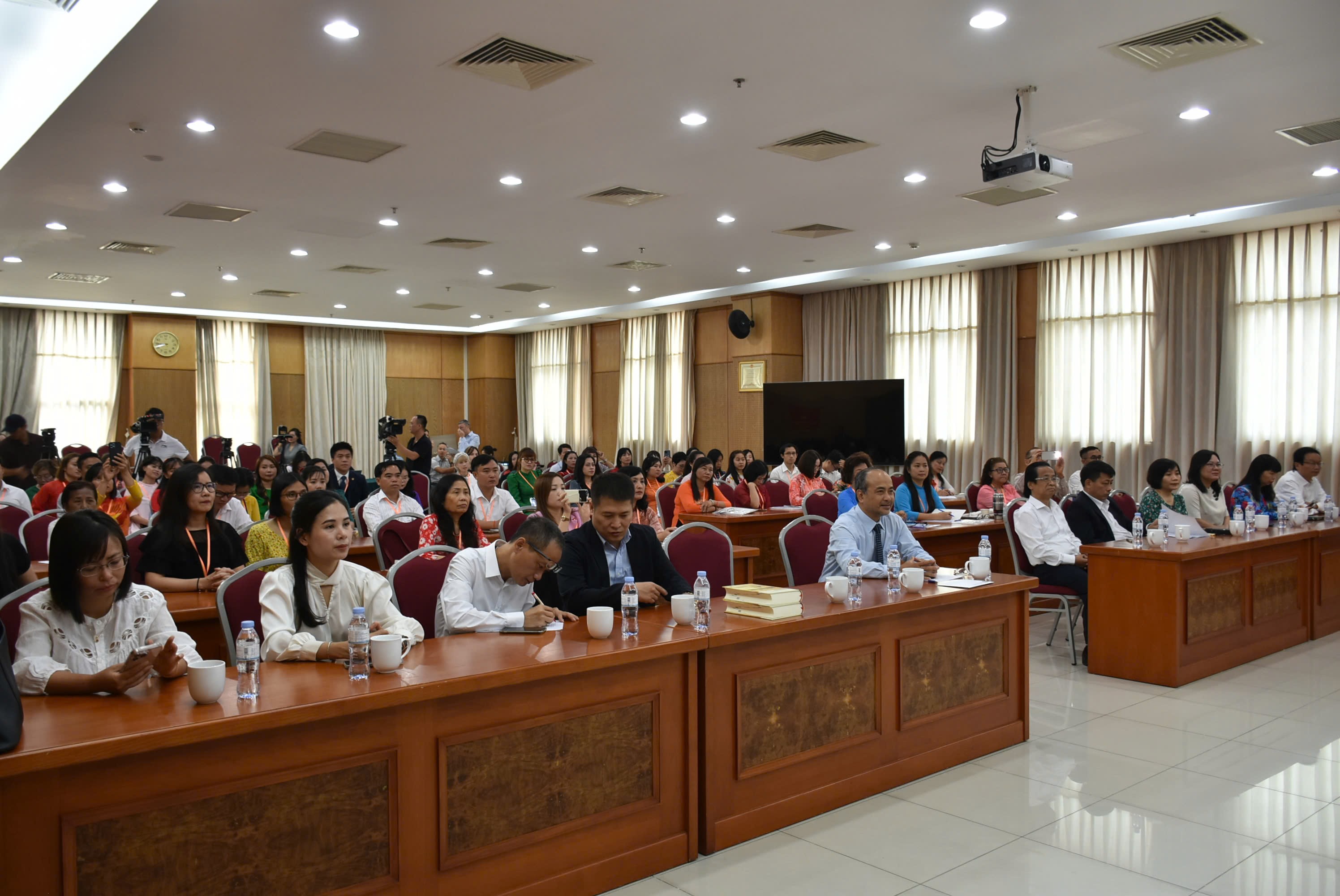 80 giáo viên kiều bào tham dự tập huấn giảng dạy tiếng Việt