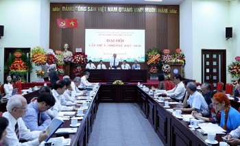 pho thu tuong le thanh long hoi dong hoa binh va phat trien viet nam la to chuc quan trong trong doi ngoai nhan dan