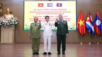 ghi nhan dong gop cua cong an nhan dan viet nam trong quan he huu nghi hop tac voi lao va cuba