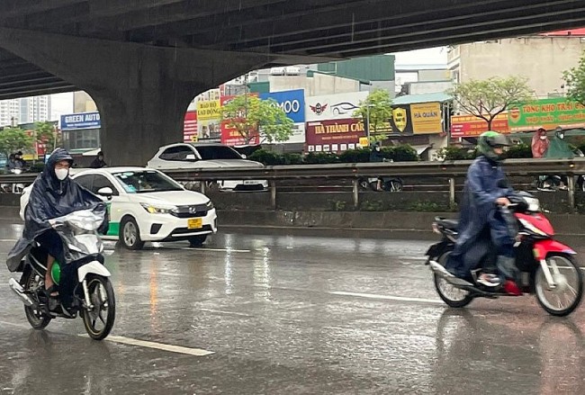 Thời tiết hôm nay (18/8): Áp thấp nhiệt đới gây mưa lớn ở nhiều nơi