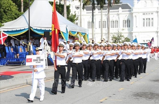 Đoàn Hải quân nhân dân Việt Nam tại Lễ diễu binh đường phố tại George Town, bang Penang (Malaysia). Ảnh: Viên Luyến/Phóng viên TTXVN tại Malaysia