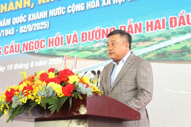 Chủ tịch UBND Thành phố Trần Sỹ Thanh phát biểu tại Lễ khởi công. (Ảnh: T.L)