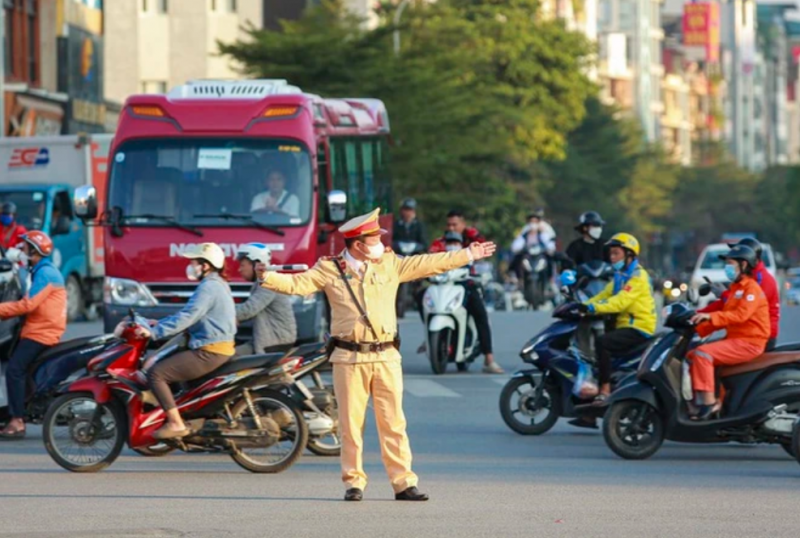 ha noi dieu chinh thoi gian phan luong giao thong ngay 218 va 228