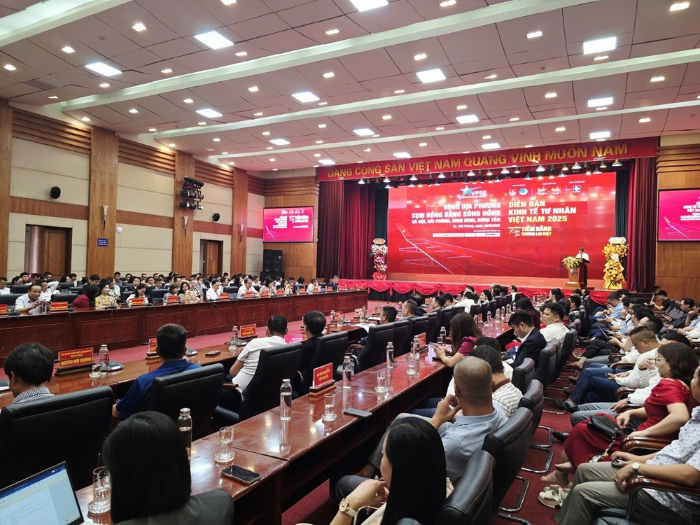 Quang cảnh Diễn đàn. 
