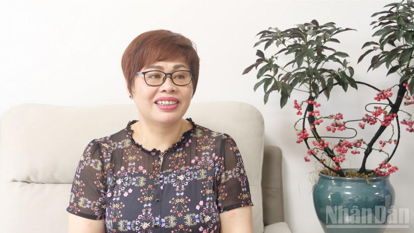 Giáo sư, Tiến sĩ Phan Kim Nga, Viện Khoa học xã hội Trung Quốc