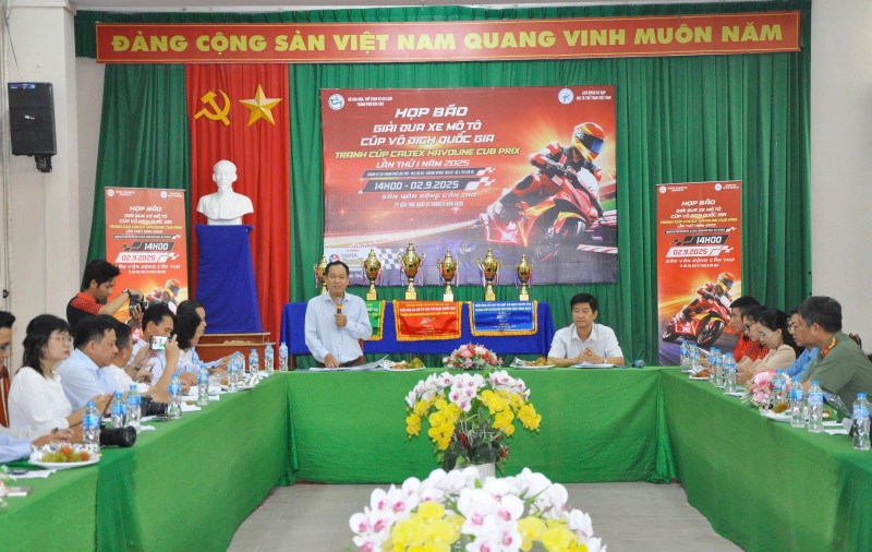 60 tay đua tranh tài tại chặng III Giải đua mô tô Cúp vô địch quốc gia tại Cần Thơ