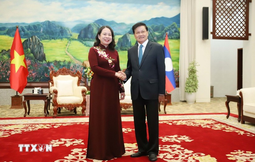 Tổng Bí thư, Chủ tịch nước Lào Thongloun Sisoulith (phải) tiếp Phó Chủ tịch nước Việt Nam Võ Thị Ánh Xuân sang thăm chính thức Lào. (Ảnh: Xuân Tú/TTXVN)