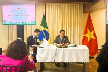 chia se thanh tuu sau 80 nam phat trien dat nuoc voi cac nha bao brazil
