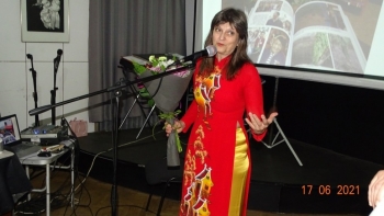 kadrinka kadrinova nha bao bulgaria va hai thap ky viet ve phep mau viet nam