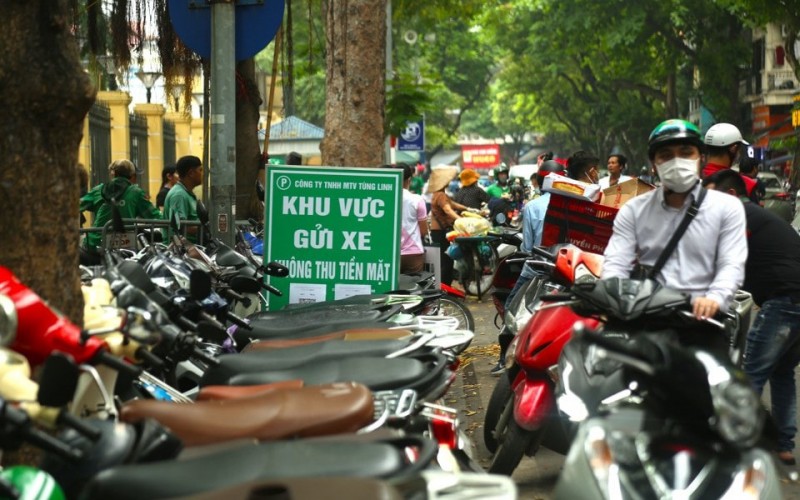 Hà Nội khẩn trương bố trí điểm đỗ xe, phục vụ Lễ kỷ niệm Quốc khánh (Ảnh: T.L)