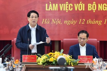 bai viet cua chu tich nuoc ngoai giao viet nam 80 nam xay dung truong thanh cung dat nuoc