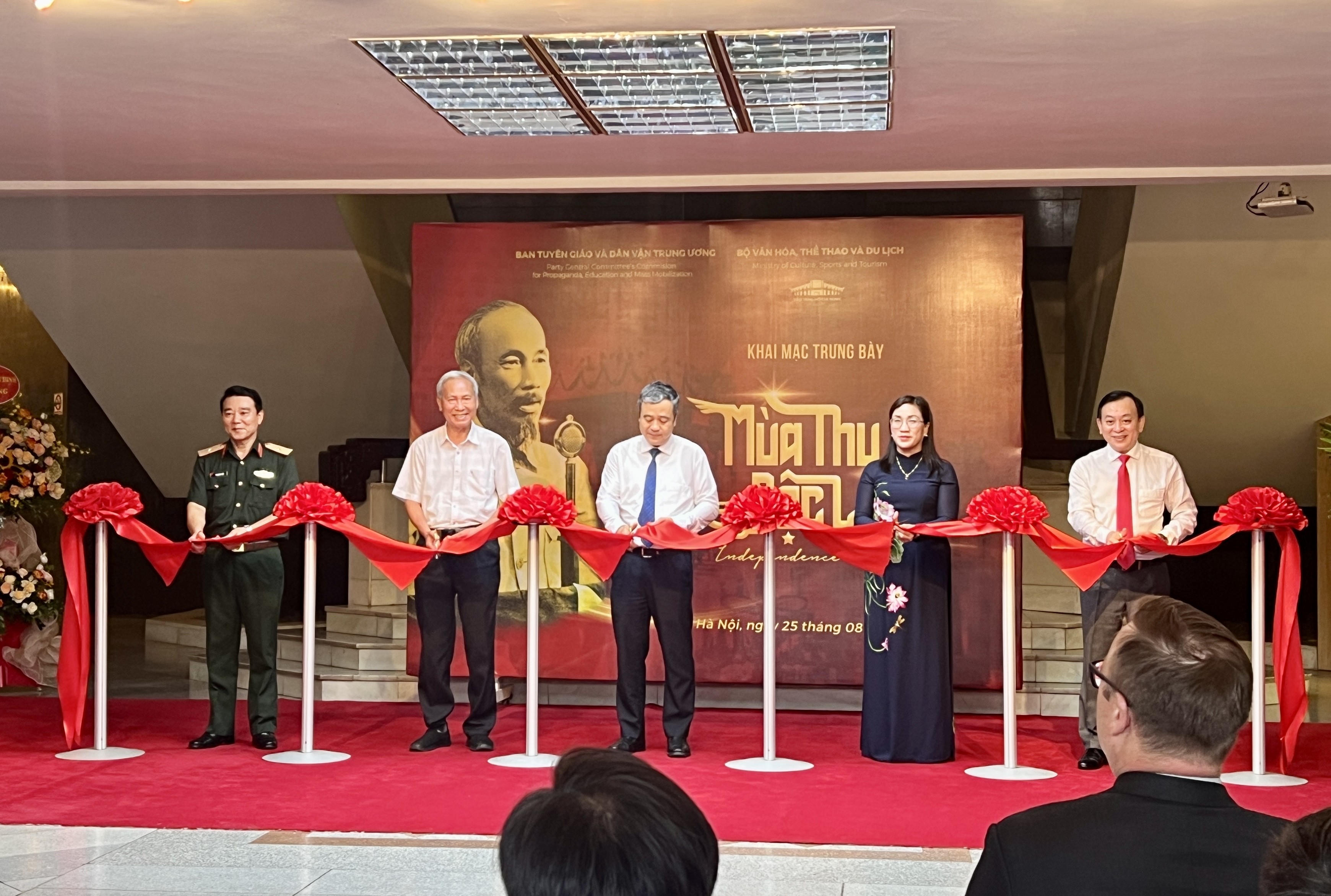 “Mùa thu Độc lập” - Lần đầu tiên giới thiệu những hiện vật quý của Chủ tịch Hồ Chí Minh