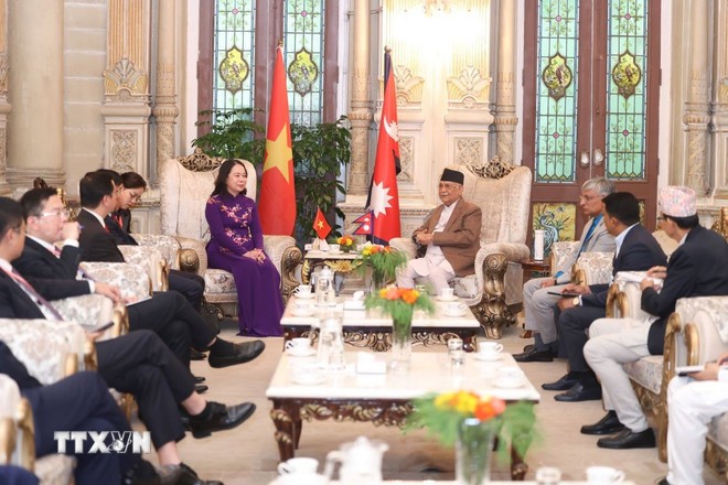 Phó Chủ tịch nước Võ Thị Ánh Xuân hội kiến Thủ tướng Nepal Khadga Prasad Sharma Oli. (Ảnh: Ngọc Thúy/TTXVN)