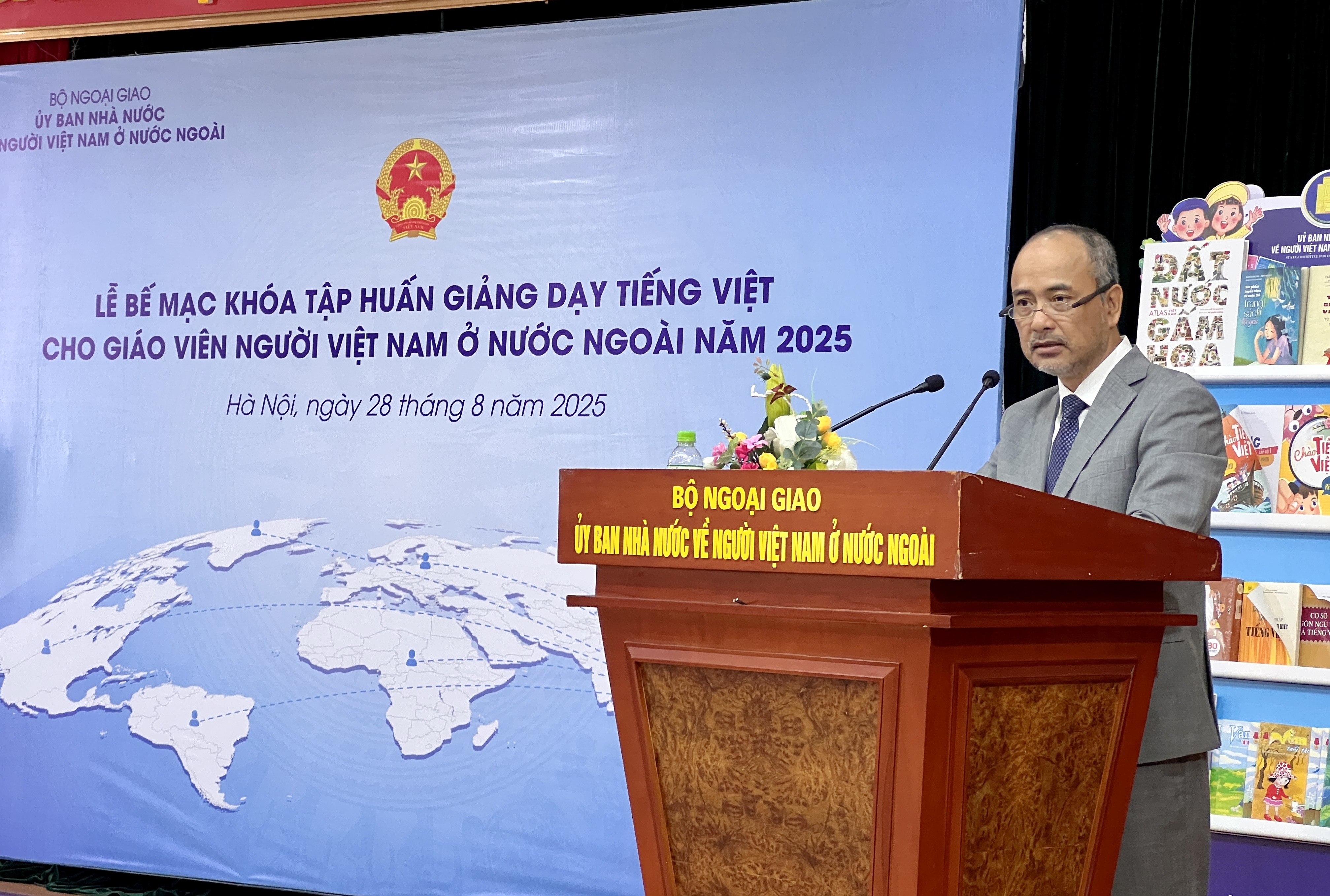 Nâng cao chất lượng giảng dạy, gìn giữ tiếng Việt khắp năm châu