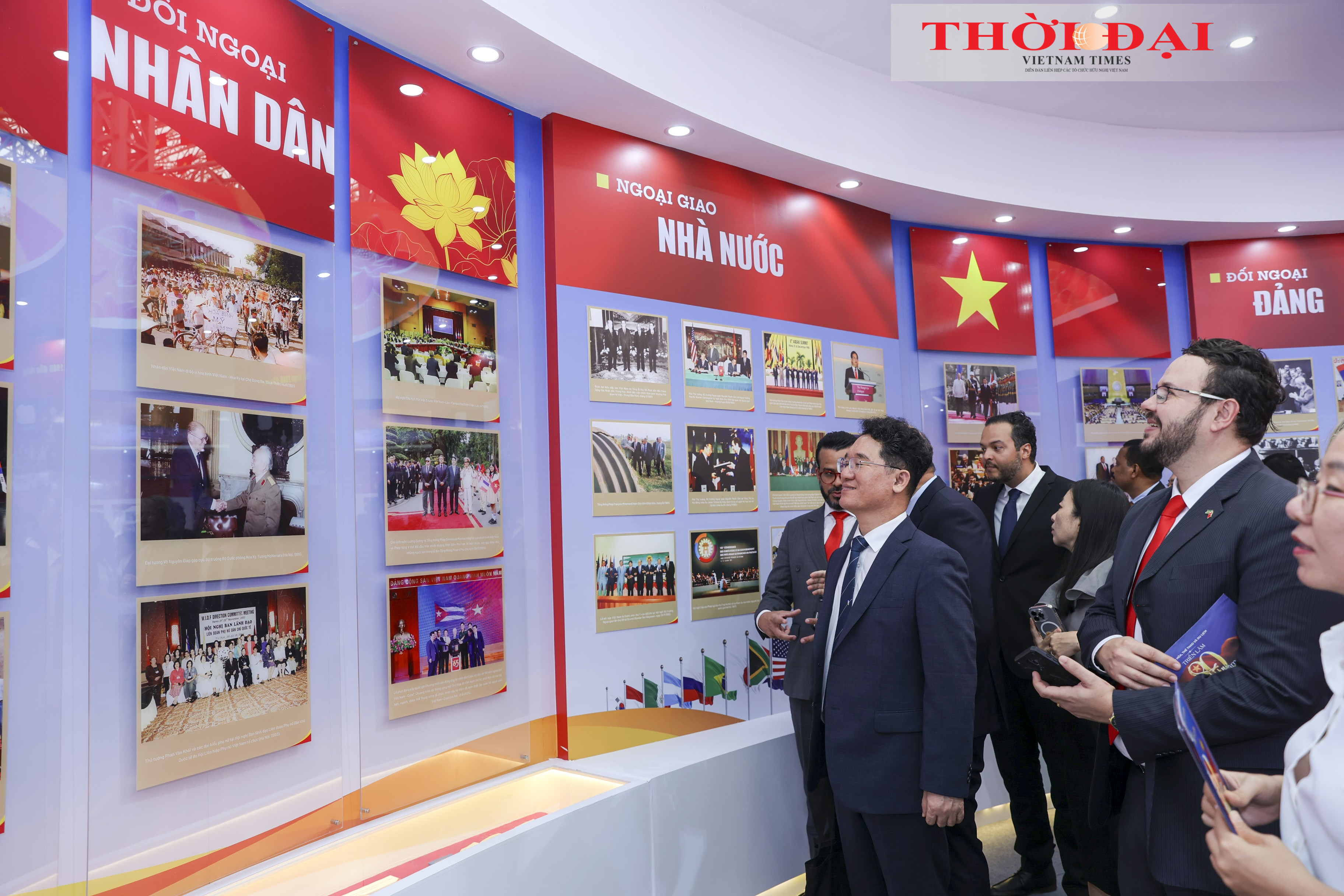 Đại diện các Đại sứ quán, tổ chức quốc tế 