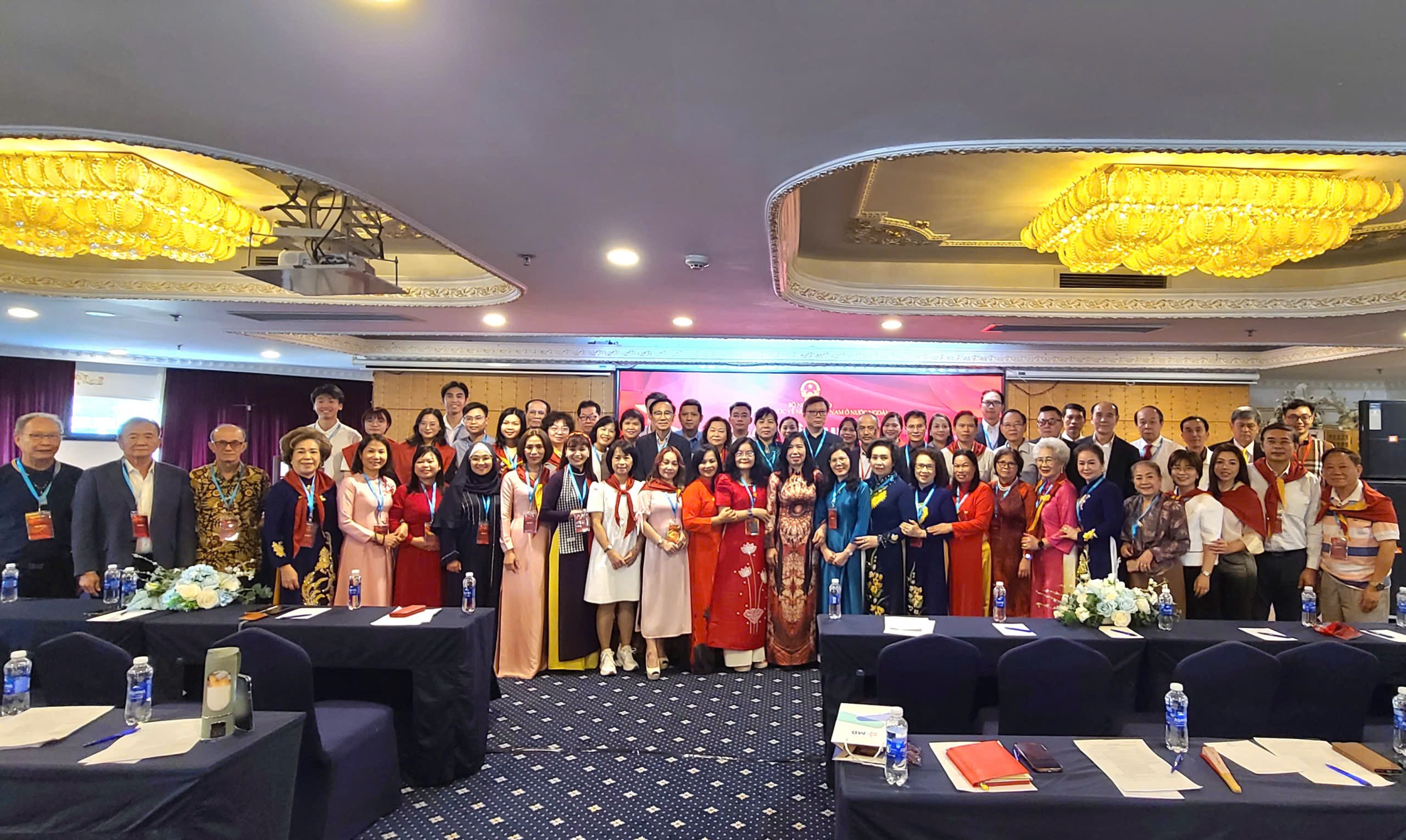 Tập huấn công tác hội đoàn cho 100 kiều bào