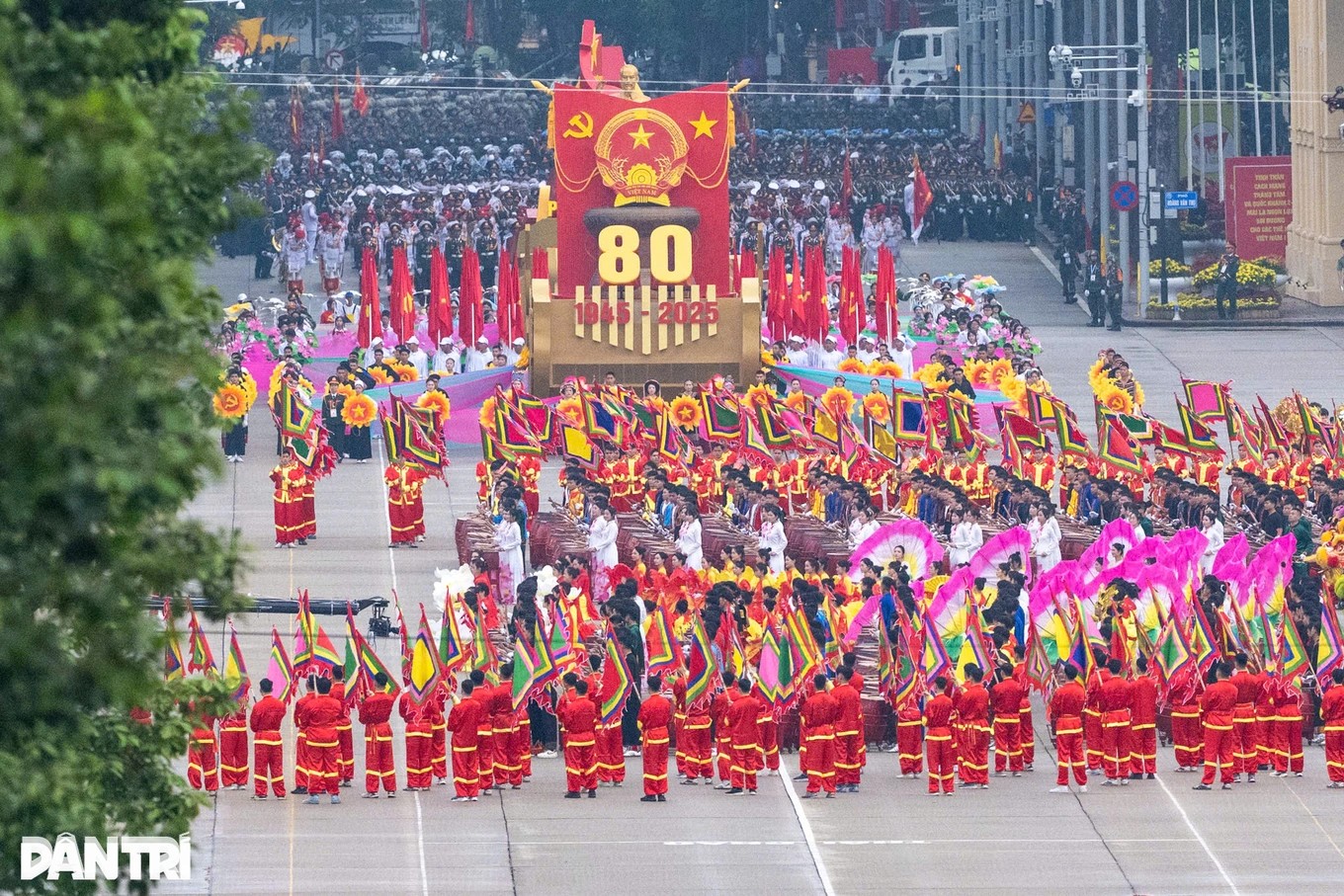 Màn trống hội chào mừng tại lễ tổng duyệt diễu binh, diễu hành, ngày 30/8/2025. (Ảnh: Báo Dân trí)