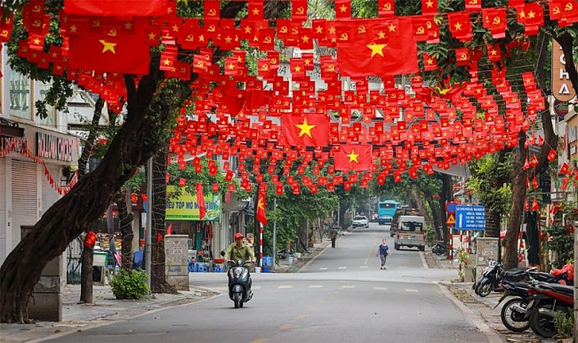 Hà Nội rực rỡ "Sắc đỏ Ba Đình" mừng 80 năm Cách mạng Tháng Tám và Quốc khánh 2/9
