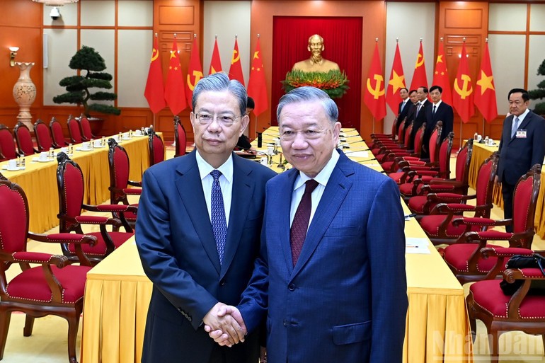 Tổng Bí thư Tô Lâm tiếp Ủy viên trưởng Nhân đại toàn quốc Trung Quốc Triệu Lạc Tế