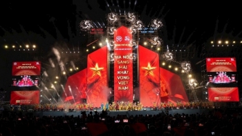 ha noi sang mai khat vong viet nam dau an 80 nam lich su hao hung