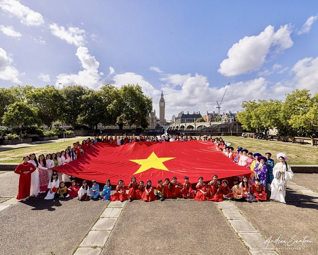 Lan tỏa tinh thần Việt Nam tại Vương quốc Anh