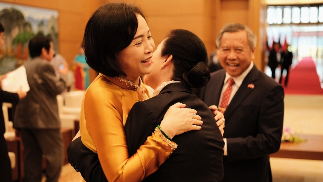 Thắt chặt tình đoàn kết Việt Nam - Lào qua giao lưu nghị sĩ và hữu nghị nhân dân
