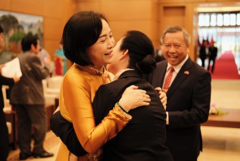 Thắt chặt tình đoàn kết Việt Nam - Lào qua giao lưu nghị sĩ và hữu nghị nhân dân