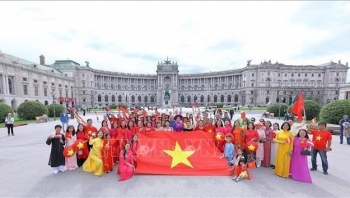 Lan tỏa tinh thần yêu nước qua sự kiện “Việt phục bộ hành” tại châu Âu