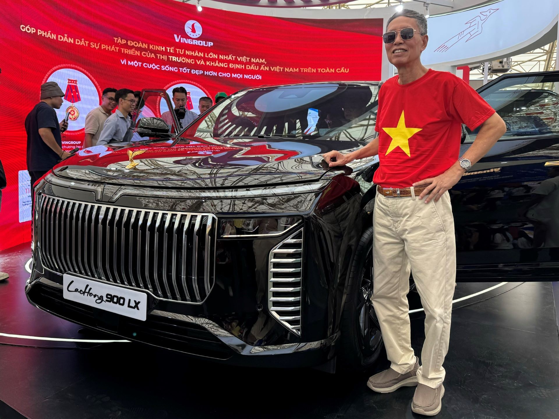Ông Vũ Hoàng Nam (Hà Nội) cho rằng Lạc Hồng 900 LX rất xứng đáng để phục vụ các yếu nhân như nguyên thủ quốc tế.
