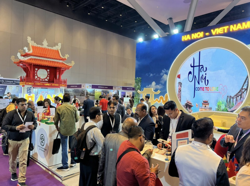 Chương trình giới thiệu, quảng bá du lịch Hà Nội tại hội chợ và thu hút rất nhiều sự quan tâm của các doanh nghiệp du lịch Ấn Độ. (Ảnh: T.L) Chương trình giới thiệu, quảng bá du lịch Hà Nội tại hội chợ và thu hút rất nhiều sự quan tâm của các doanh nghiệp du lịch Ấn Độ. (Ảnh: T.L)