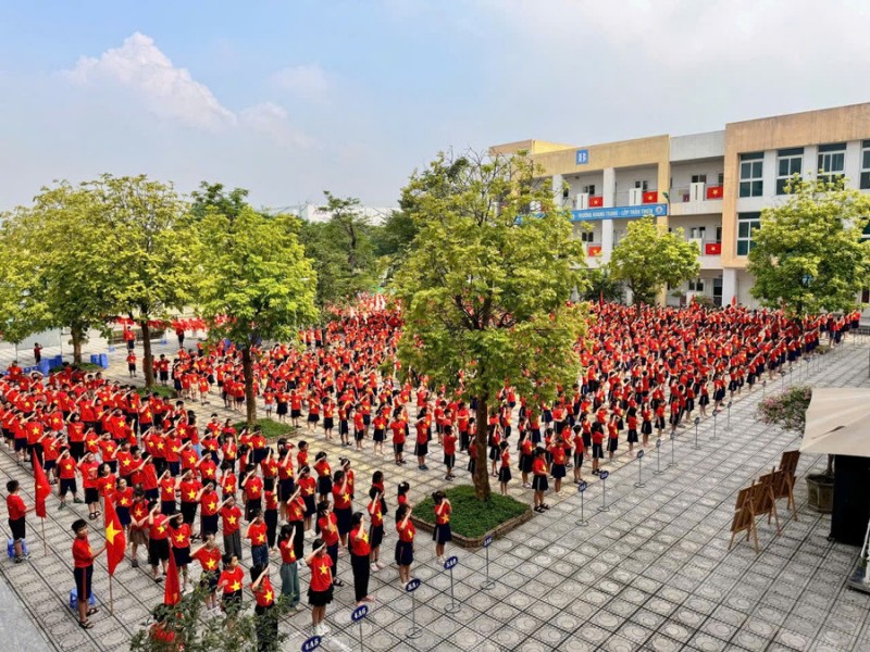 Học sinh Trường Tiểu học Đoàn Kết tập tiết mục văn nghệ để chuẩn bị cho Lễ khai giảng. (Ảnh: T.L)