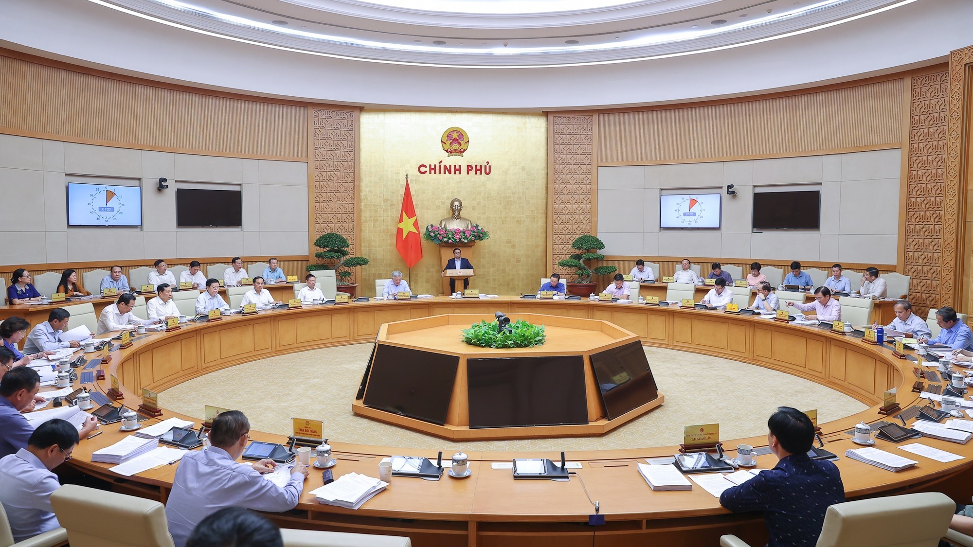 Thủ tướng: Kiên định mục tiêu tăng trưởng cao nhưng bền vững, ổn định và phát triển