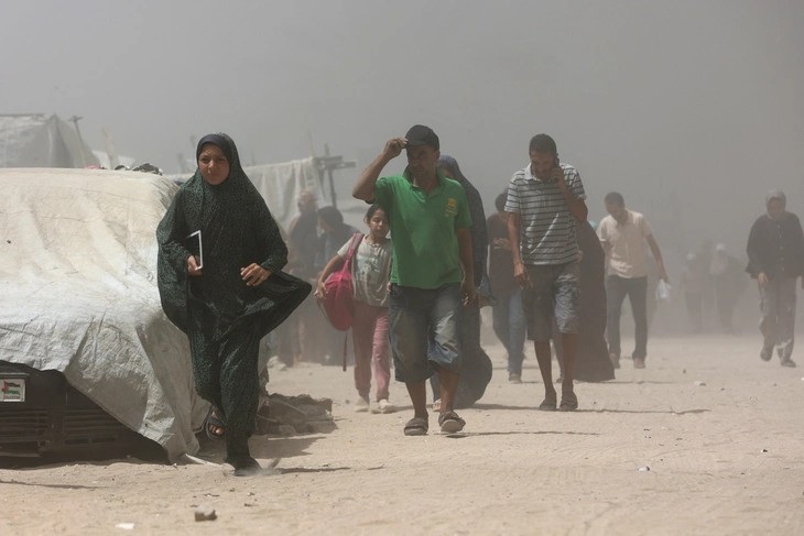 Người dân thành phố Gaza một lần phải di tản khỏi khu vực sinh sống ngày 5/9. (Ảnh: AFP)