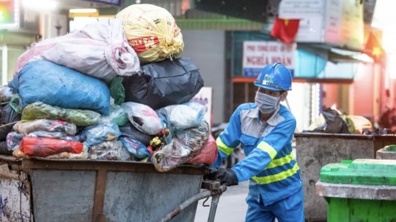 Nghiên cứu điều chỉnh giá dịch vụ thu gom rác sinh hoạt, hướng tới môi trường xanh và bền vững