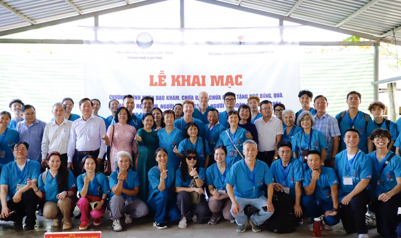 Cần Thơ: Lan tỏa yêu thương từ chương trình khám chữa bệnh nhân đạo
