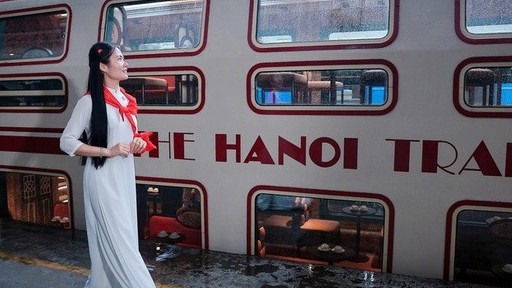 Tạo cảm hứng về kinh thành Thăng Long với đoàn tàu du lịch “Hà Nội 5 cửa ô”