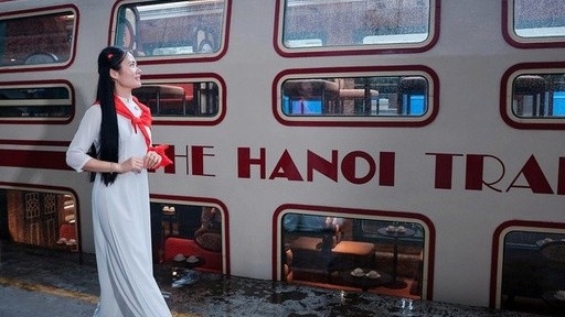 Tạo cảm hứng về kinh thành Thăng Long với đoàn tàu du lịch “Hà Nội 5 cửa ô”