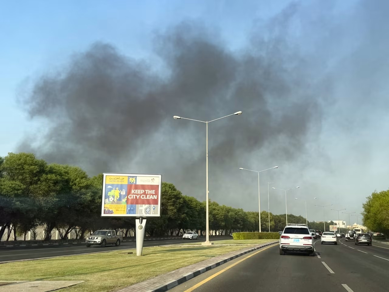 Khói bốc lên sau loạt vụ nổ tại Doha, Qatar, ngày 09/9/2025. (Ảnh: Reuters)