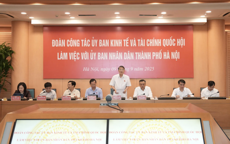 Ủy viên Trung ương Đảng, Phó Chủ tịch Quốc hội Nguyễn Đức Hải dự và phát biểu chỉ đạo tại buổi làm việc. (Ảnh: T.L)