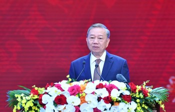 doi ngoai binh chung tien phong dau tranh bao ve vi the quoc te viet nam trong ki nguyen vuon minh