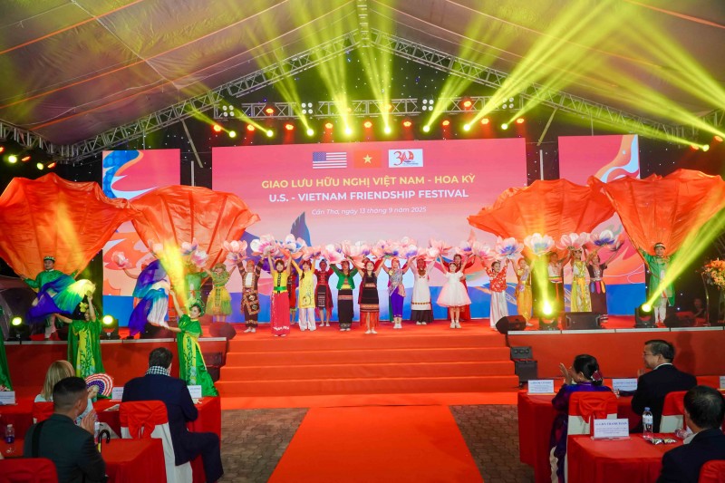 Thắt chặt quan hệ Việt Nam - Hoa Kỳ qua chương trình giao lưu hữu nghị tại Cần Thơ