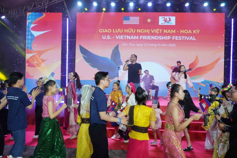 Thắt chặt quan hệ Việt Nam - Hoa Kỳ qua chương trình giao lưu hữu nghị tại Cần Thơ