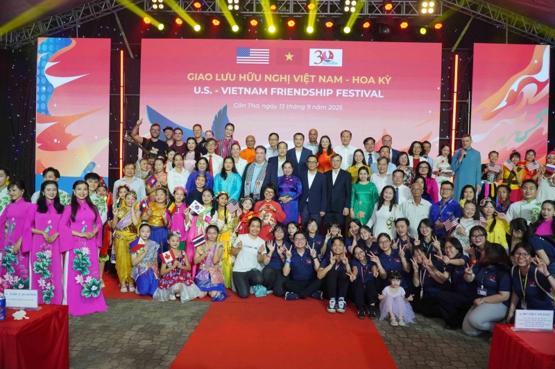 Thắt chặt quan hệ Việt Nam - Hoa Kỳ qua chương trình giao lưu hữu nghị tại Cần Thơ