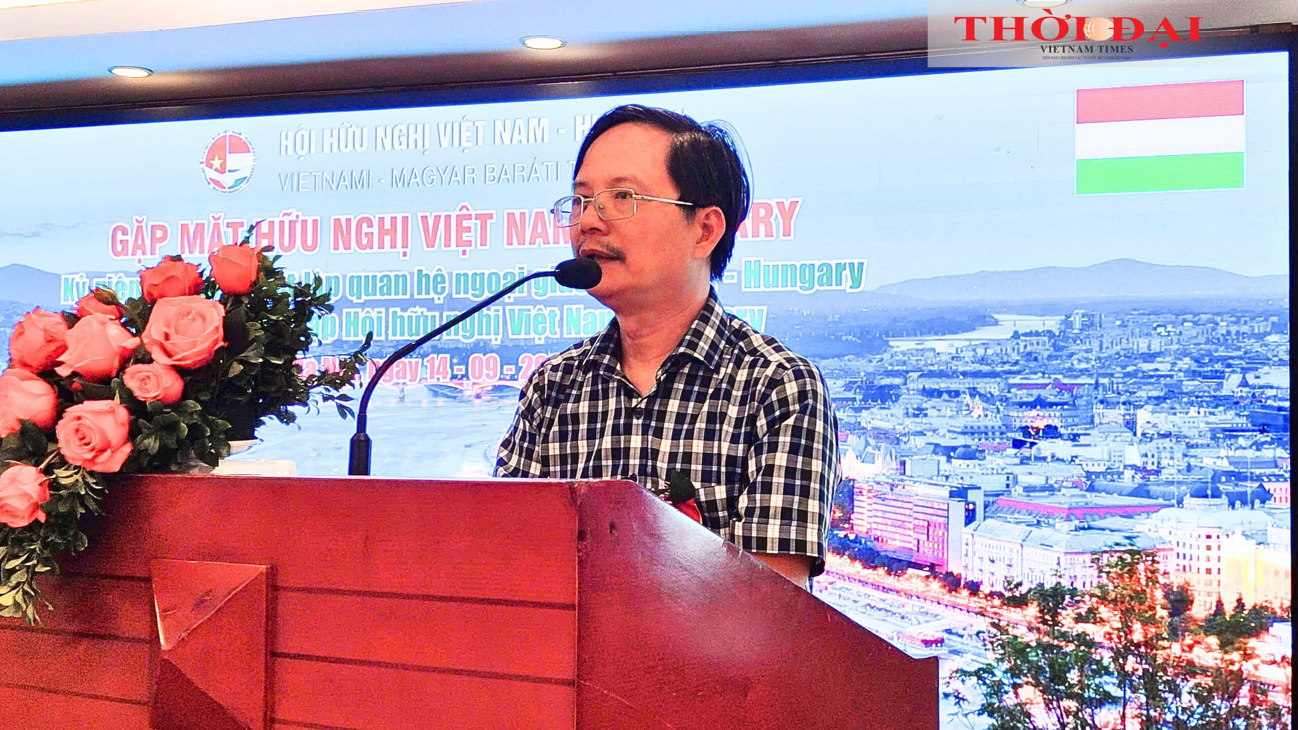 ông Vũ Hoàng Linh, Chủ tịch Hội hữu nghị Việt Nam - Hungary phát biểu tại buổi gặp mặt (Ảnh: Thành Luân) 
