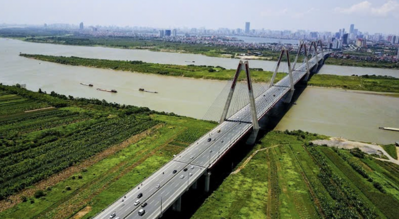 Cầu Nhật Tân (Ảnh: T.L)