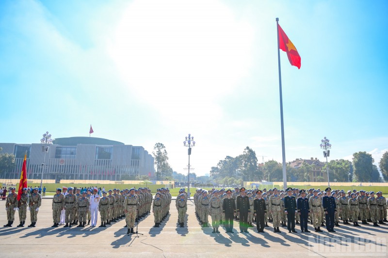Đại biểu cùng 169 cán bộ, nhân viên Đội Công binh số 4 chuẩn bị lên đường thực hiện nhiệm vụ tại Phái bộ gìn giữ hòa bình Liên hợp quốc UNISFA (khu vực Abyei) tại lễ hứa, quyết tâm.