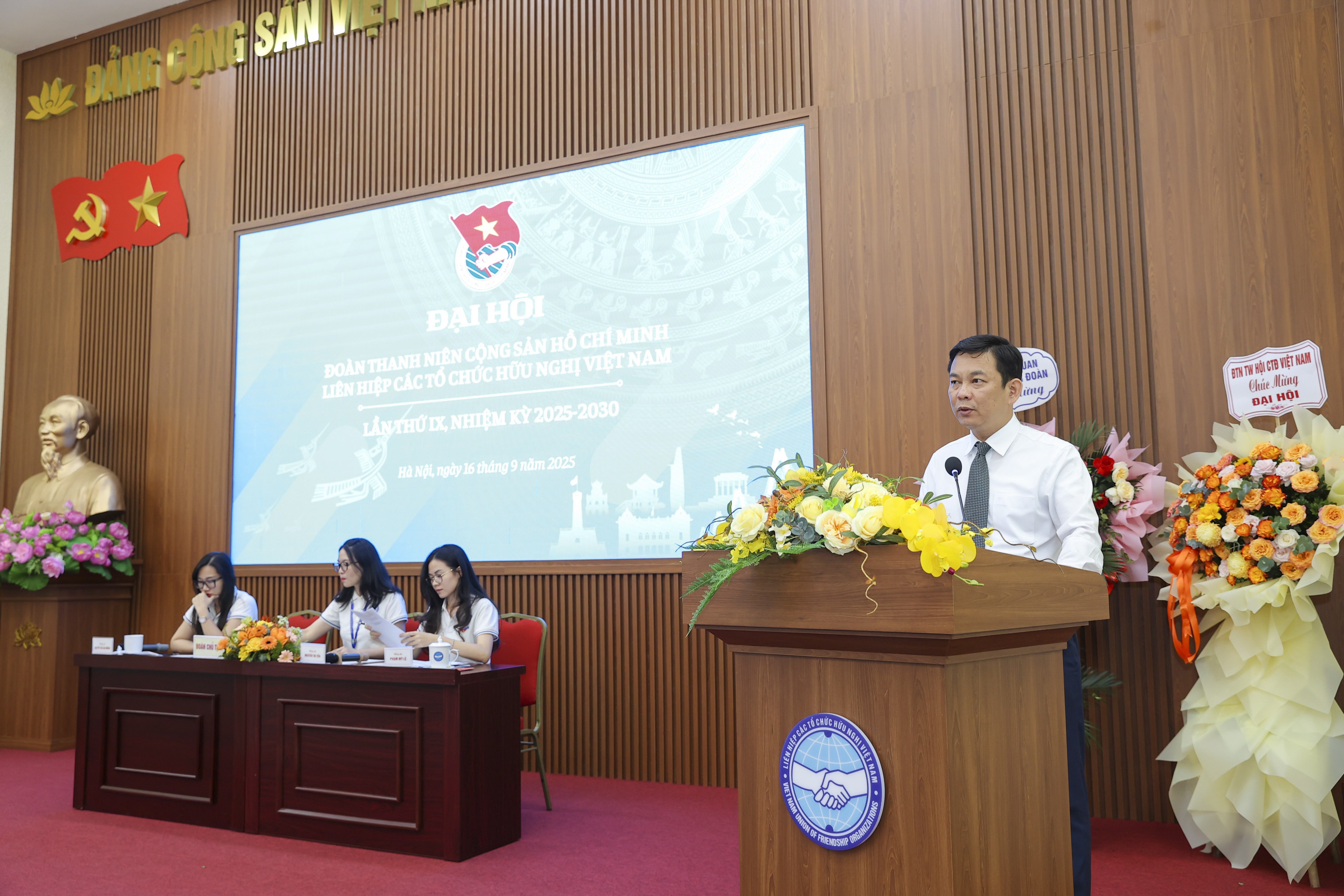 Ông Đồng Huy Cương, Phó Chủ tịch Liên hiệp các tổ chức hữu nghị Việt Nam phát biểu chỉ đạo Đại hội. (Ảnh: Đinh Hòa) 